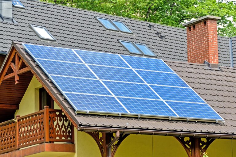 What Factors Influence the Overall Cost of a Solar Energy Installation?